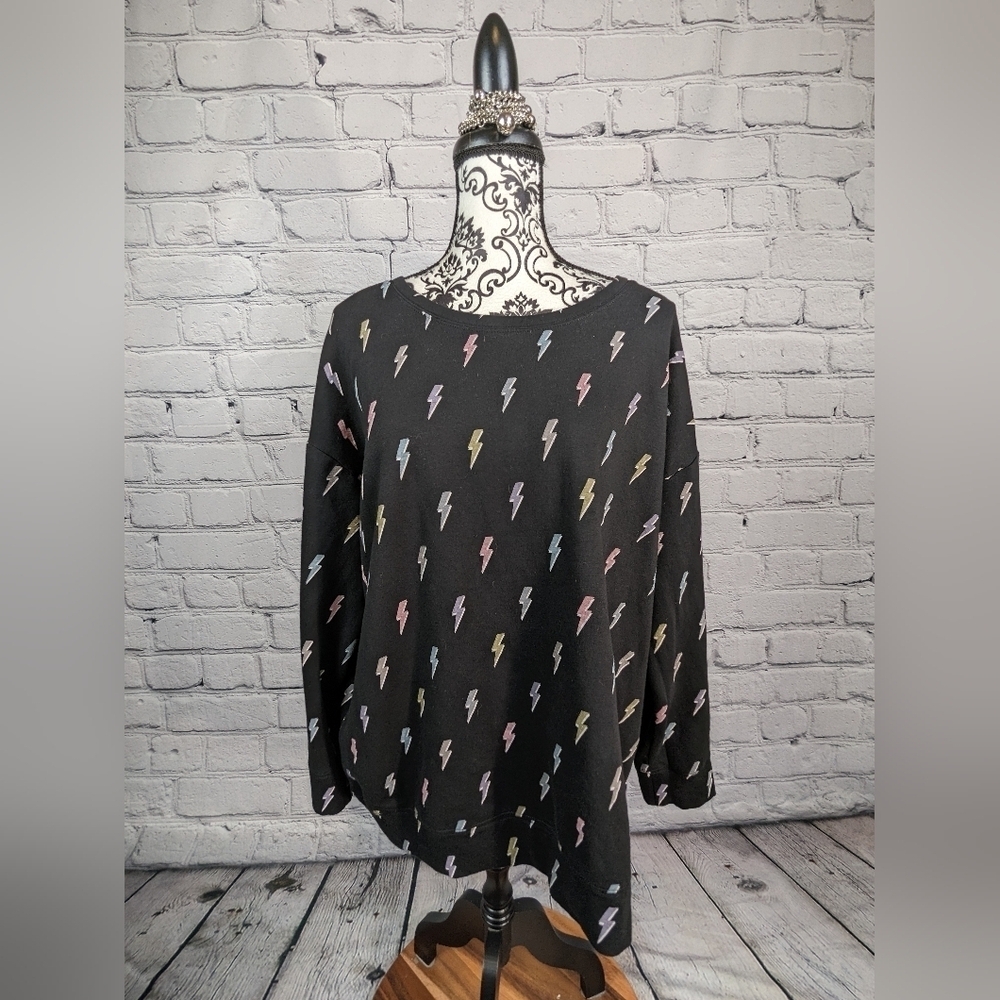 Torrid women's long sleeve stretch knit plus size 1x geo print sweat shirt BBIN